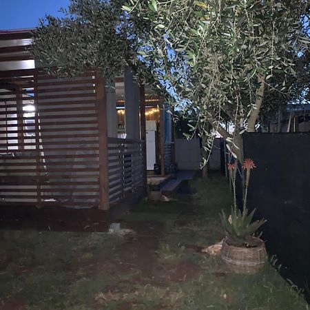 Отель Large Camper In The Olive Grove Банджоле Экстерьер фото