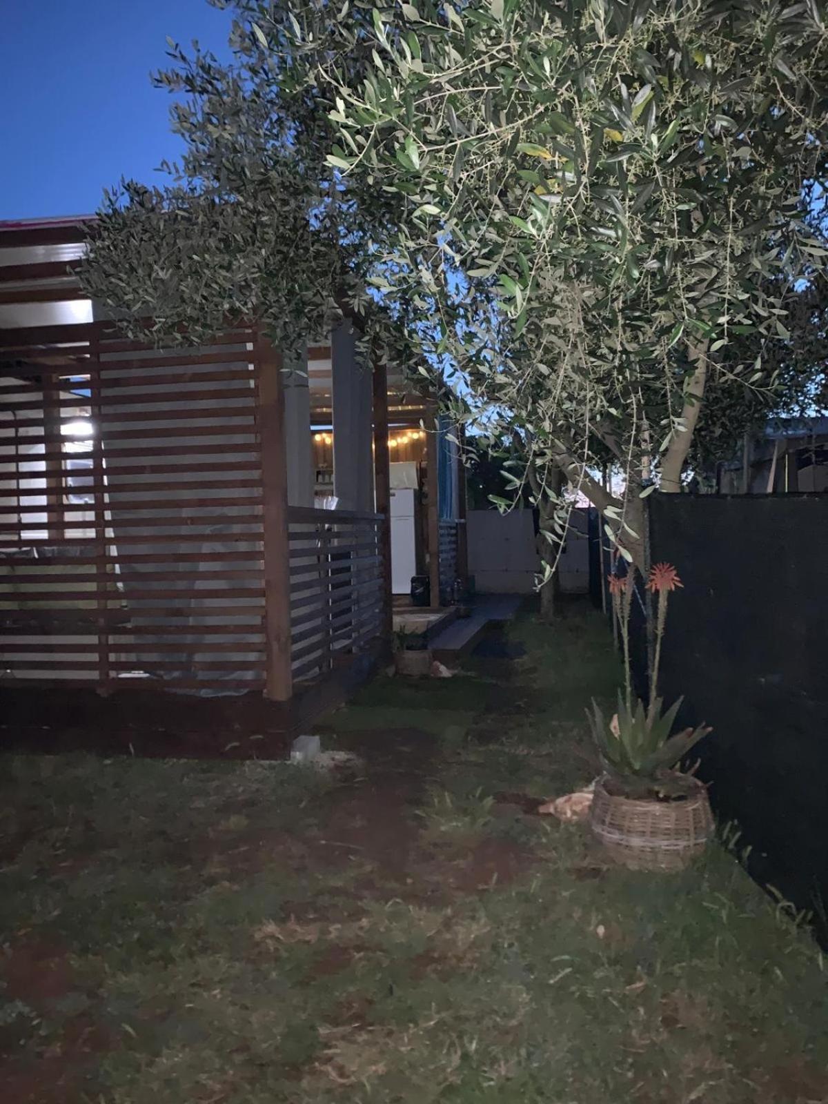Отель Large Camper In The Olive Grove Банджоле Экстерьер фото